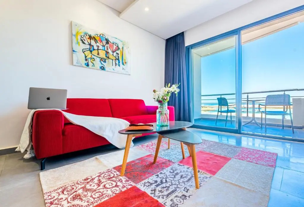 Apartment with sea view