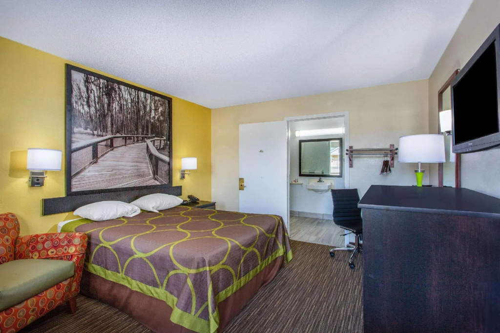 Standard Double room (full double bed)