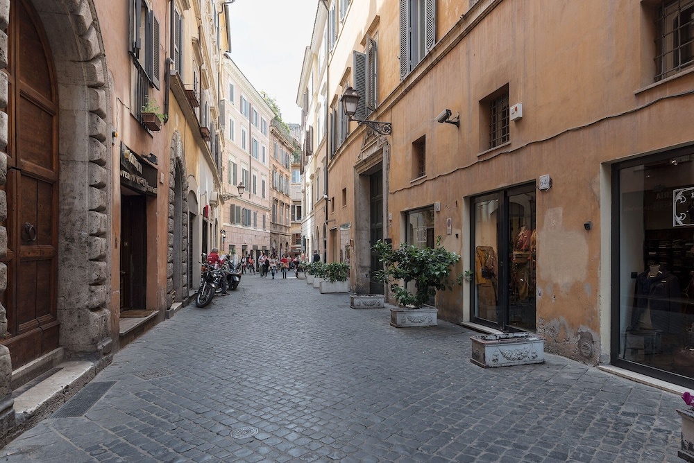 A peaceful retreat 2 minutes from Piazza Navona - FromHometoRome