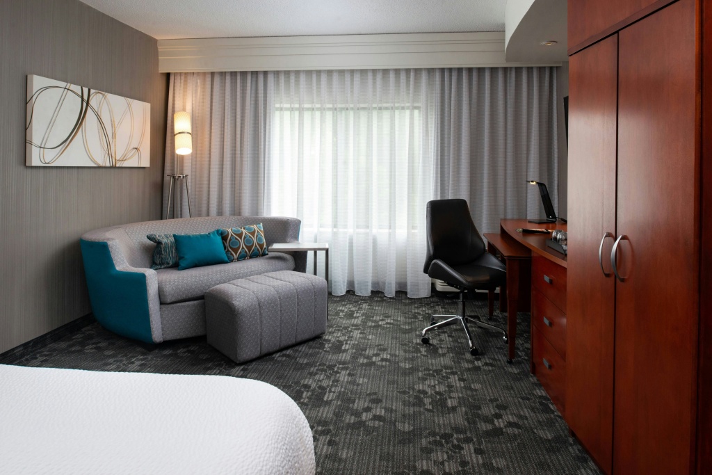 Courtyard by Marriott High Point — 4