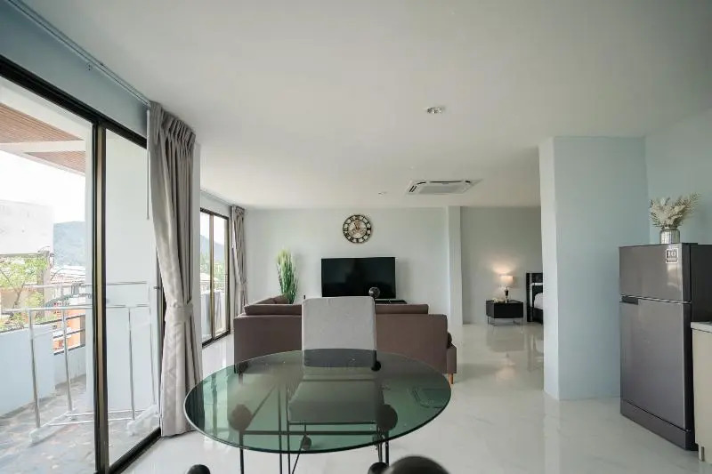 Люкс Standard с балконом в Club Bamboo Boutique Patong Beach Resort