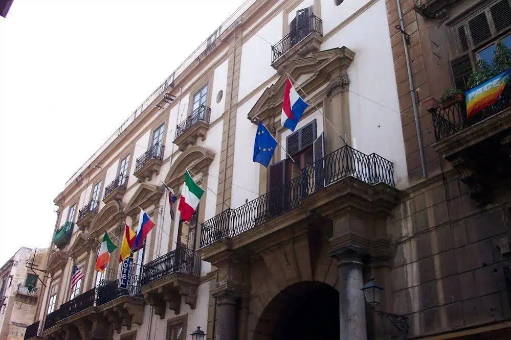 Hotel photo 13