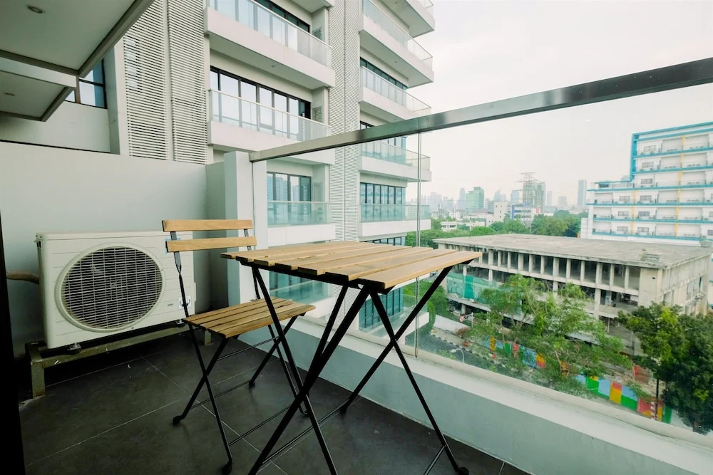 Monas View Studio Apartment at Capitol Suites