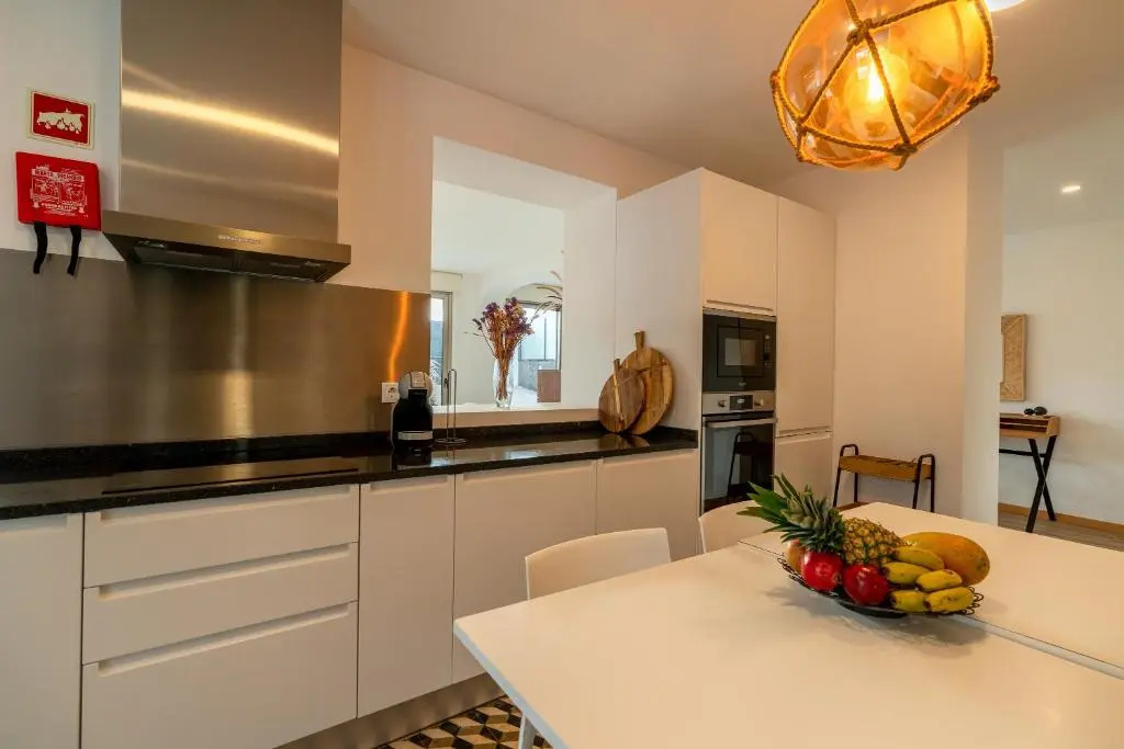 4 Bedrooms Cottage