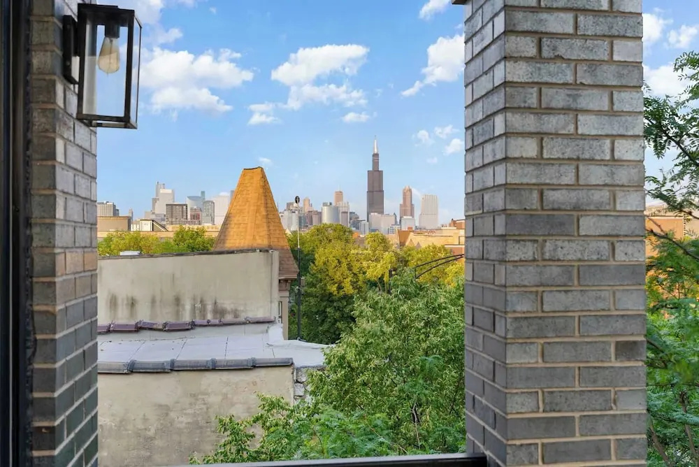 New 3bed 2bath Condo With Parking by United Center