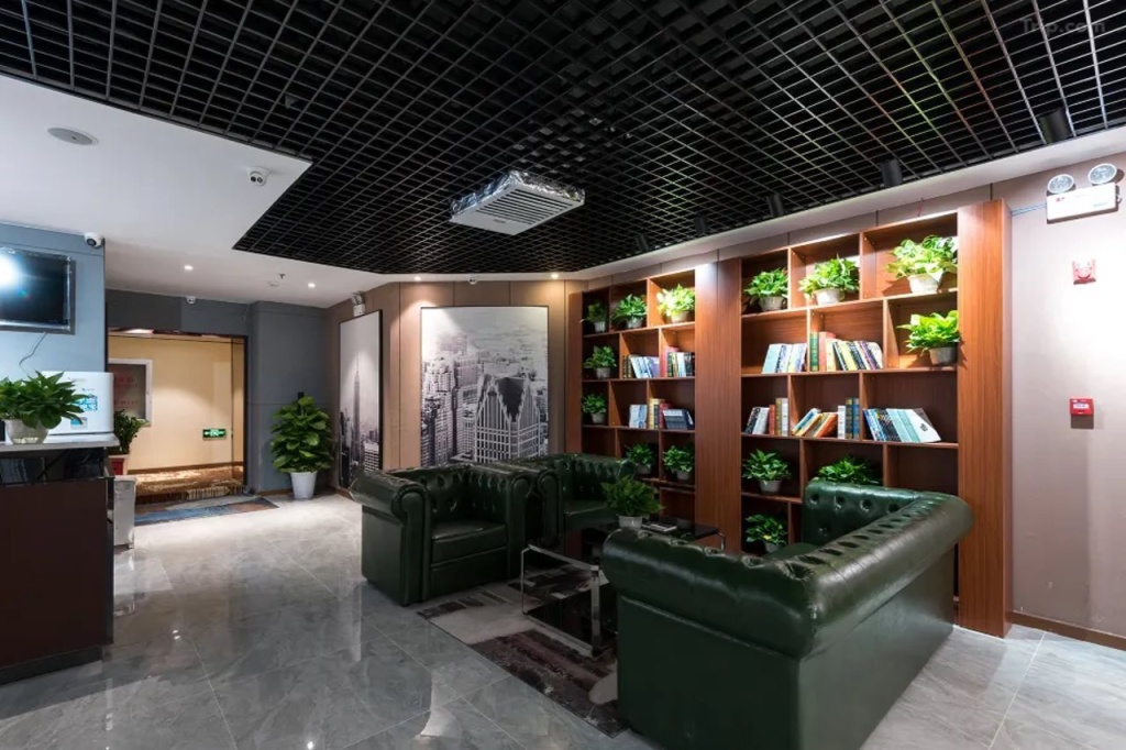James Joyce Coffetel (Beijing Guomao Jianguomen Subway Station) — фото