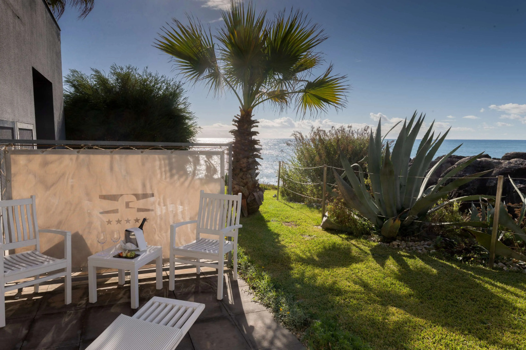 Standard Double room with sea view (full double bed)
