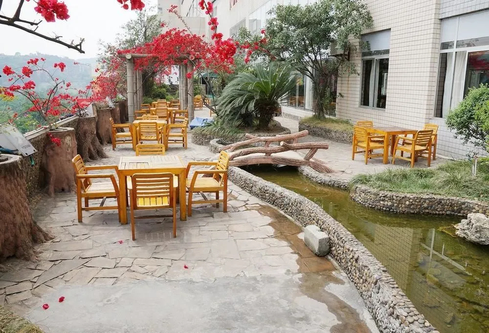Xiongfei Holiday Hotel - Zigong - фото 4