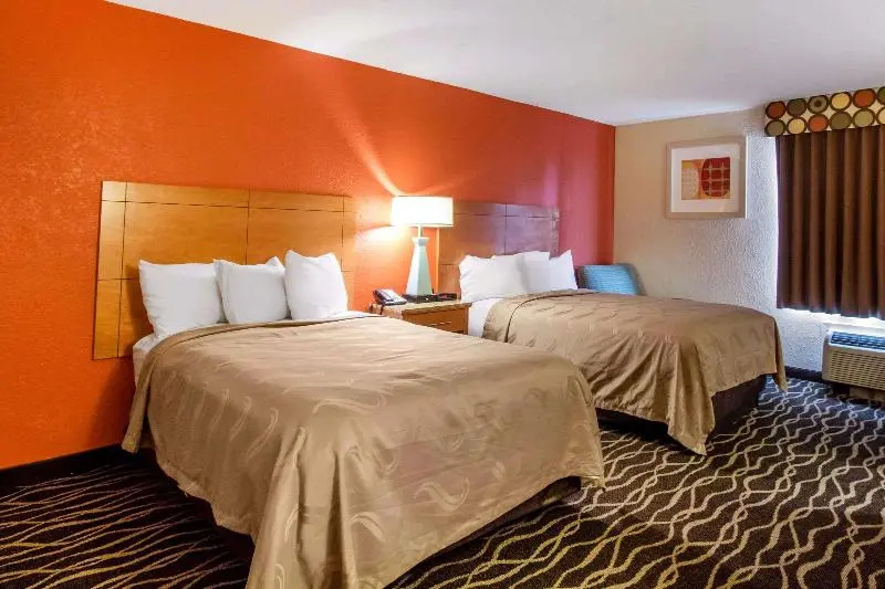 Quality Inn & Suites I-35 near Frost Bank Center - Chambres