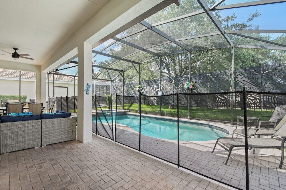 6 BR Home Windsor Hills Sleeps 12 - DVM 1952