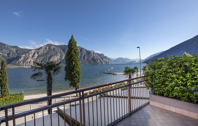 Beach & Waterfront