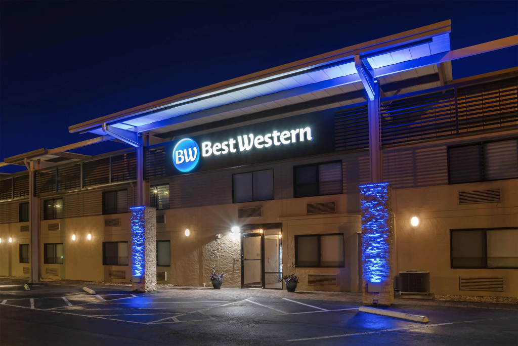 Best Western Crossroads Inn