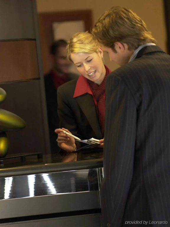 Crowne Plaza Manchester Airport by IHG - фото 35