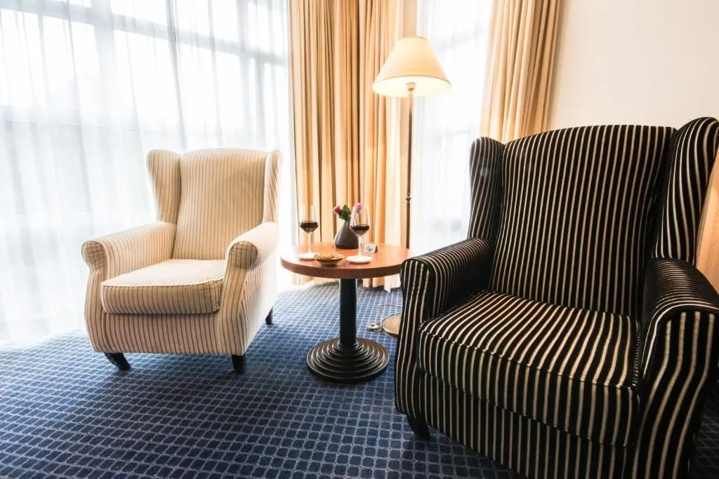Lobby & Reception