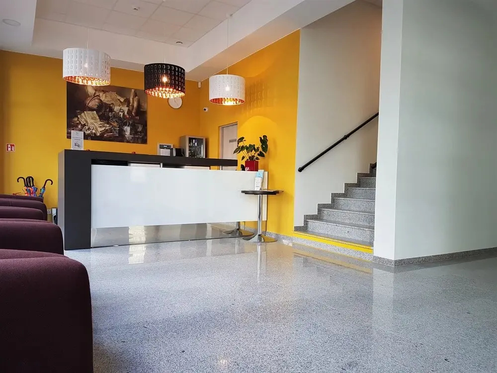 Lobby & Reception