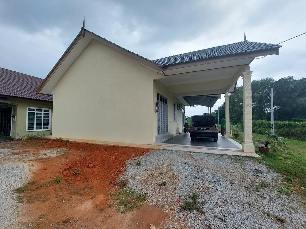 Homestay Selesa KBB Guest House