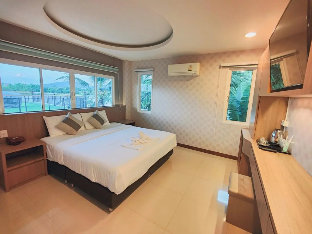 Superior Double room (full double bed)