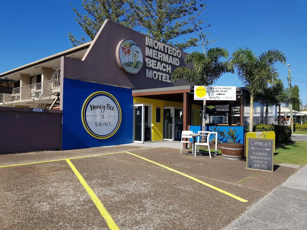 Montego Mermaid Beach Motel