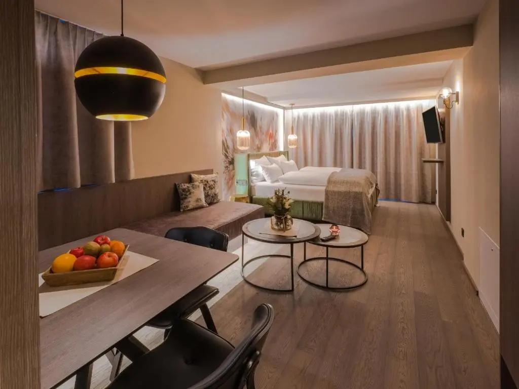 Hotel Vier - Studios & Restaurant - Chambres