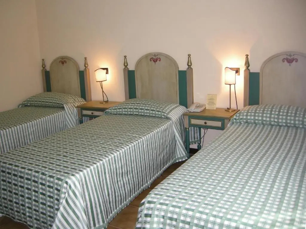 Standard Triple room