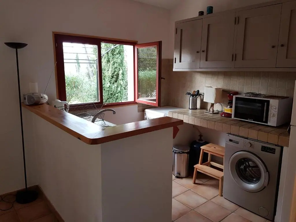 Voir la photo 1 — Petite maison entre Sanary et Bandol