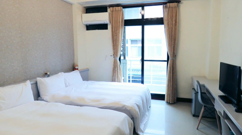 Standard Quadruple room with balcony
