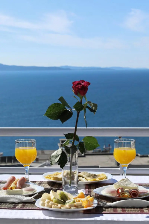 Standard Double room with balcony (full double bed)