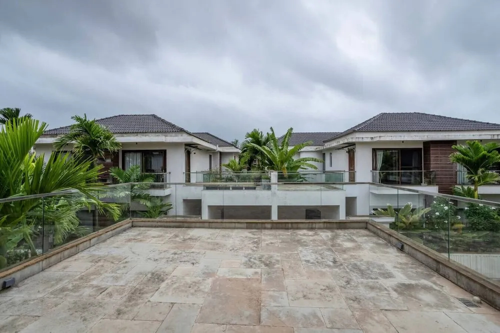 Villa Ayana 5bhk With Pool and Near the Beach
