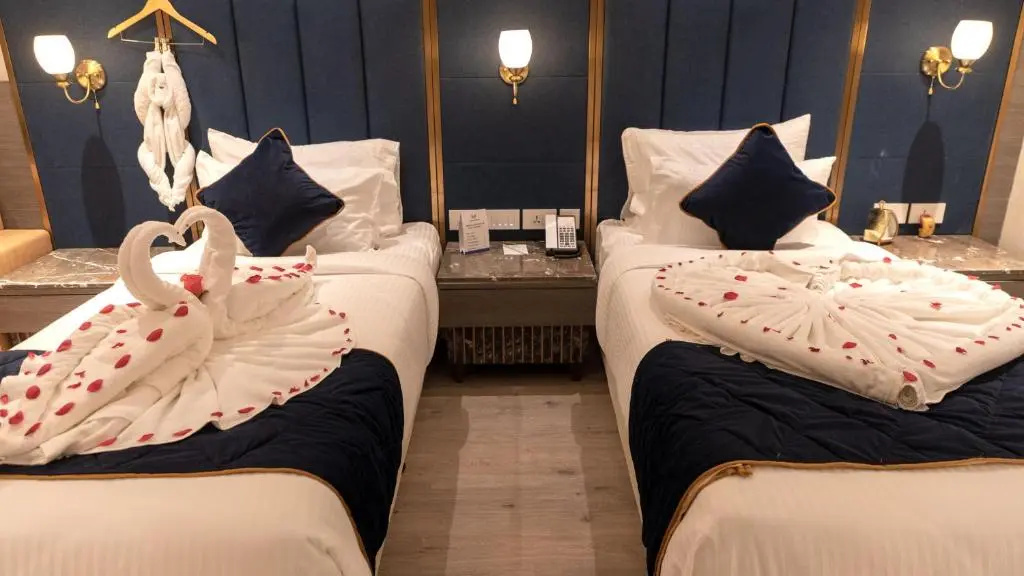Deluxe Double room (full double bed)