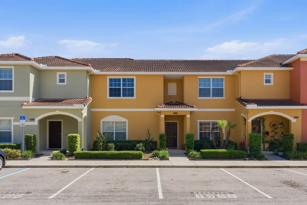 Stylish 4br, Private Pool, Themed Rooms, Sleeps 13