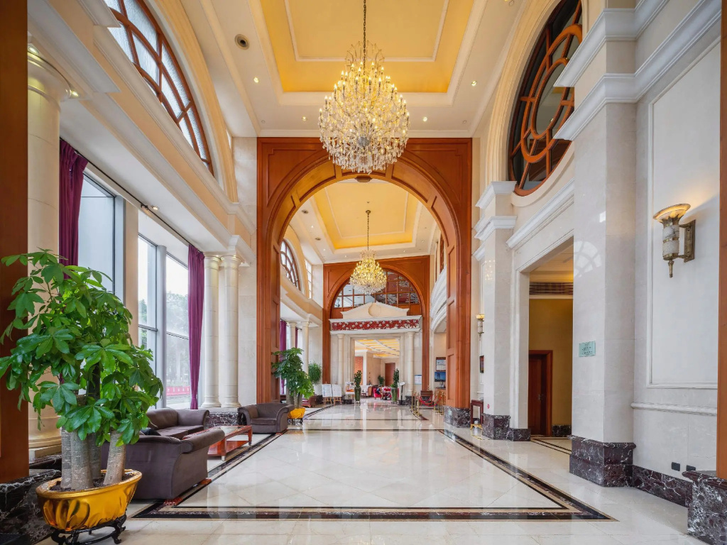 Lobby & Reception