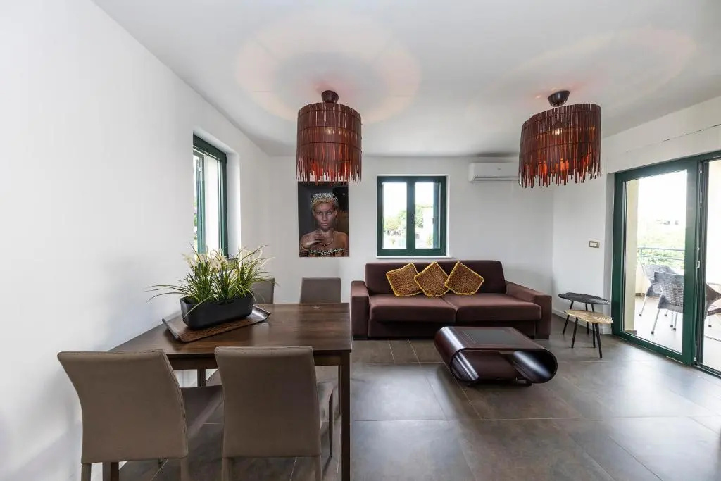 Apartment with mountain view
