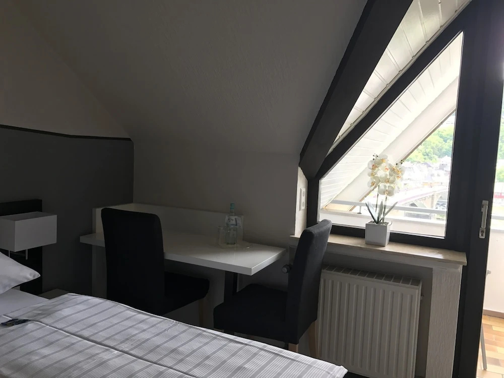 Standard Double room with river view (full double bed)