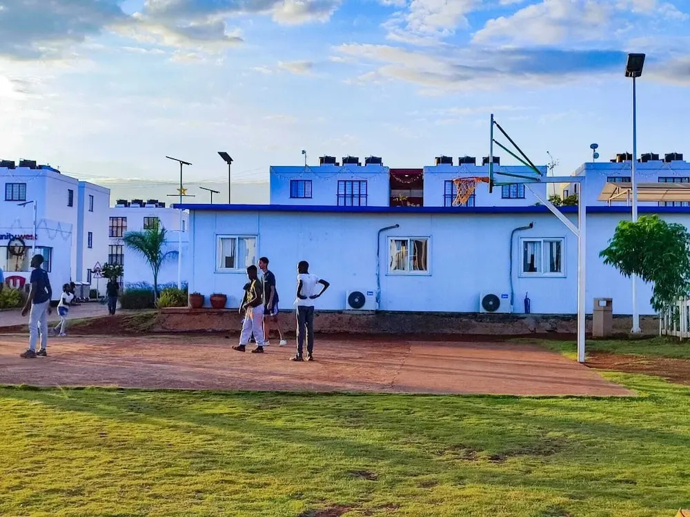 Lux Suites Tatu City Vacation House