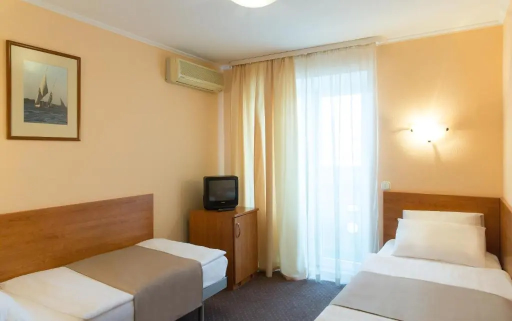 Standard Double room with balcony (twin beds)