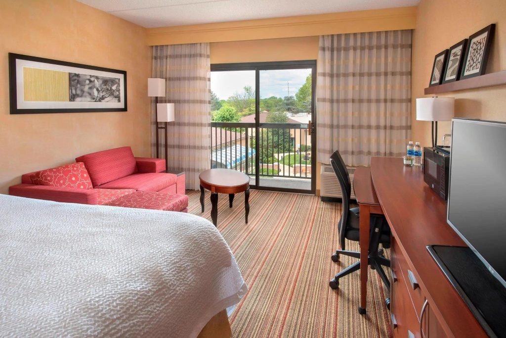 Standard Double room with courtyard view (full double bed)
