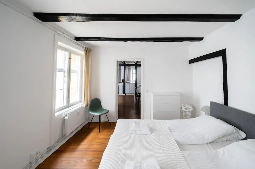 Charming City Apartment w 2-bedrooms