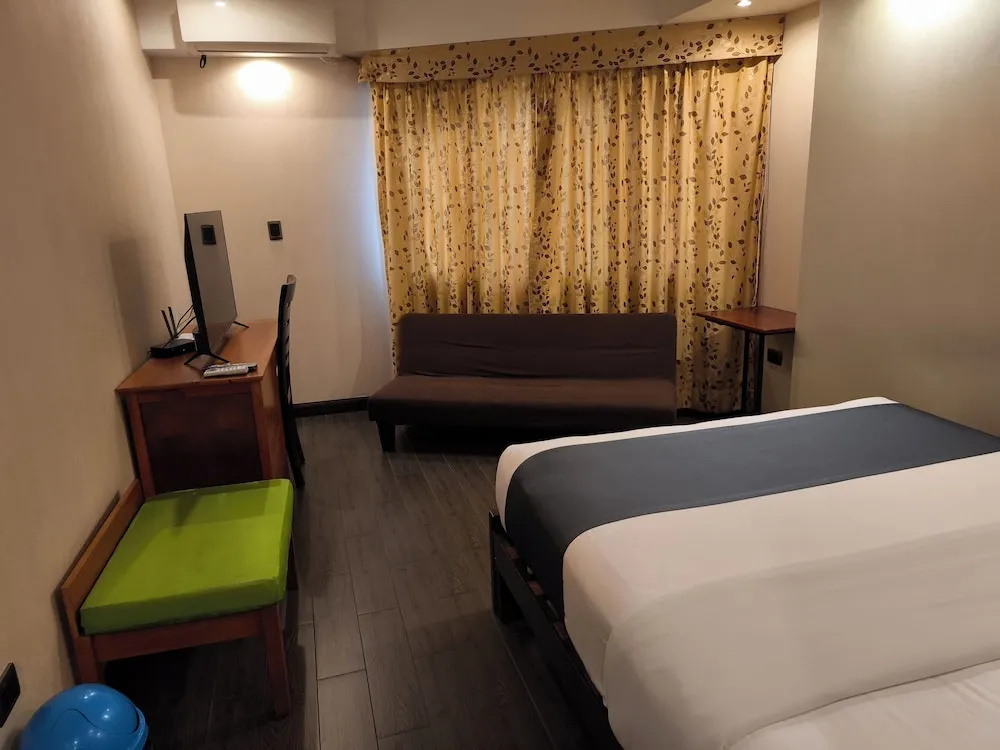 Standard Double room (full double bed)