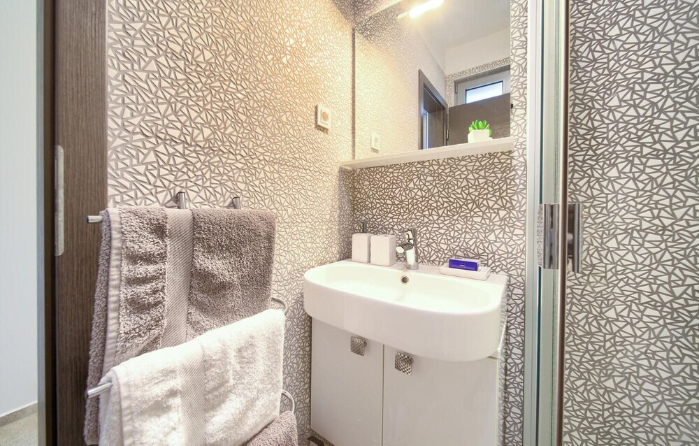 Отель Nice Home in Krk With Wifi and 2 Bedrooms, фото 9