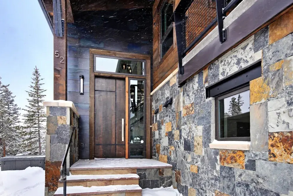 Spruce Ledge 4 Bedrooms 4.5 Bathrooms Townhouse