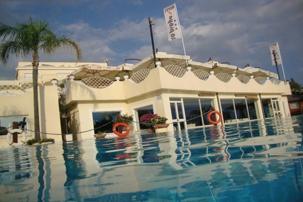 Grand Hotel La Playa - 3