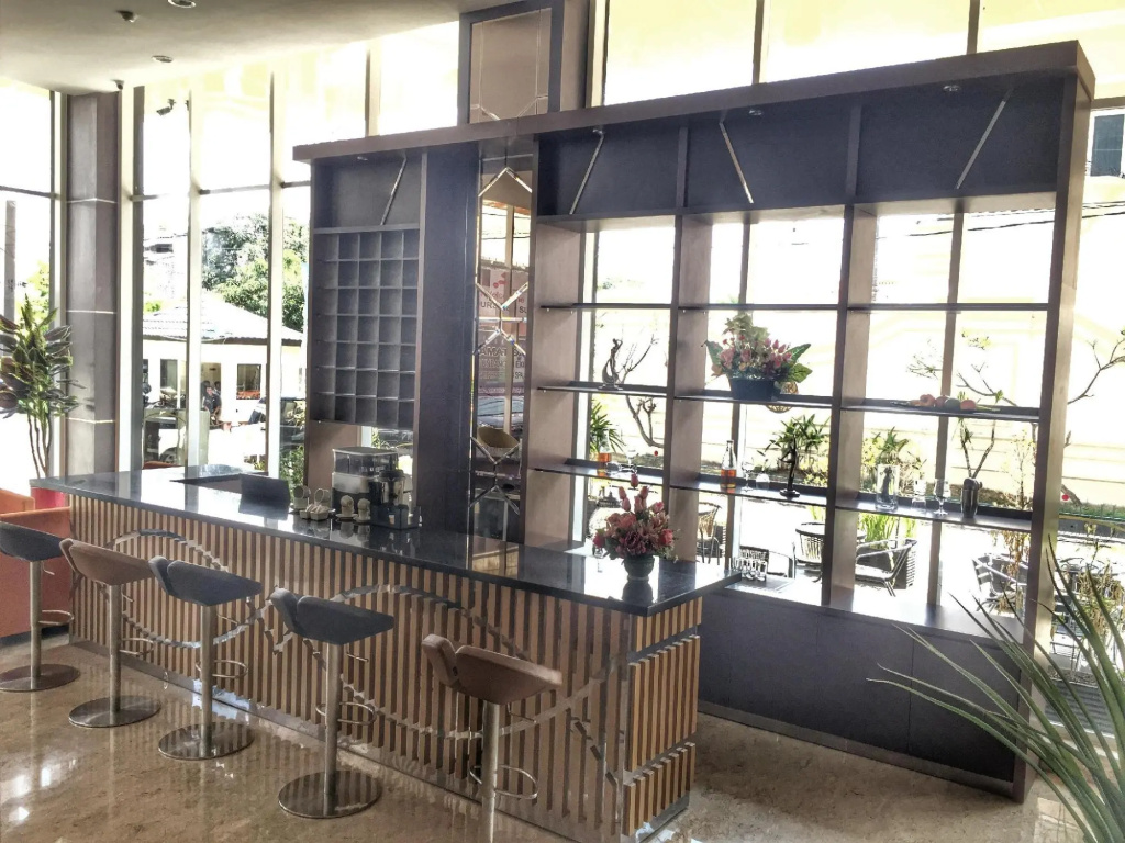 Food & Beverage