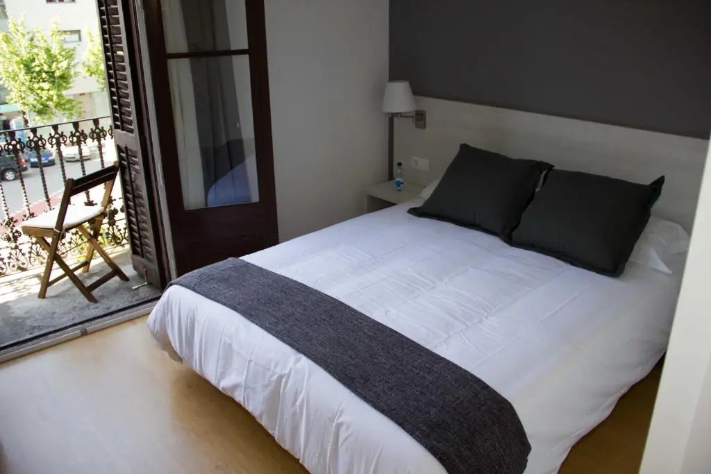 Standard Double room with balcony (full double bed)