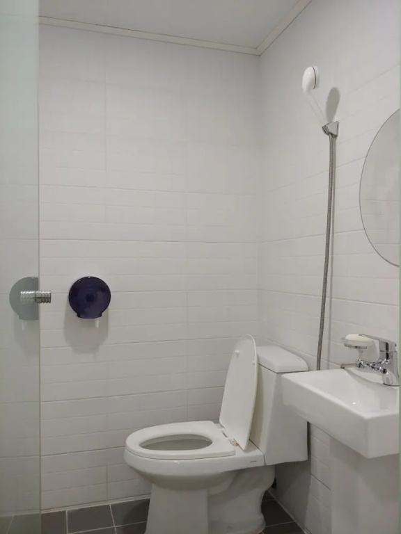 Ekonomy Hotel Gumi - Chambres