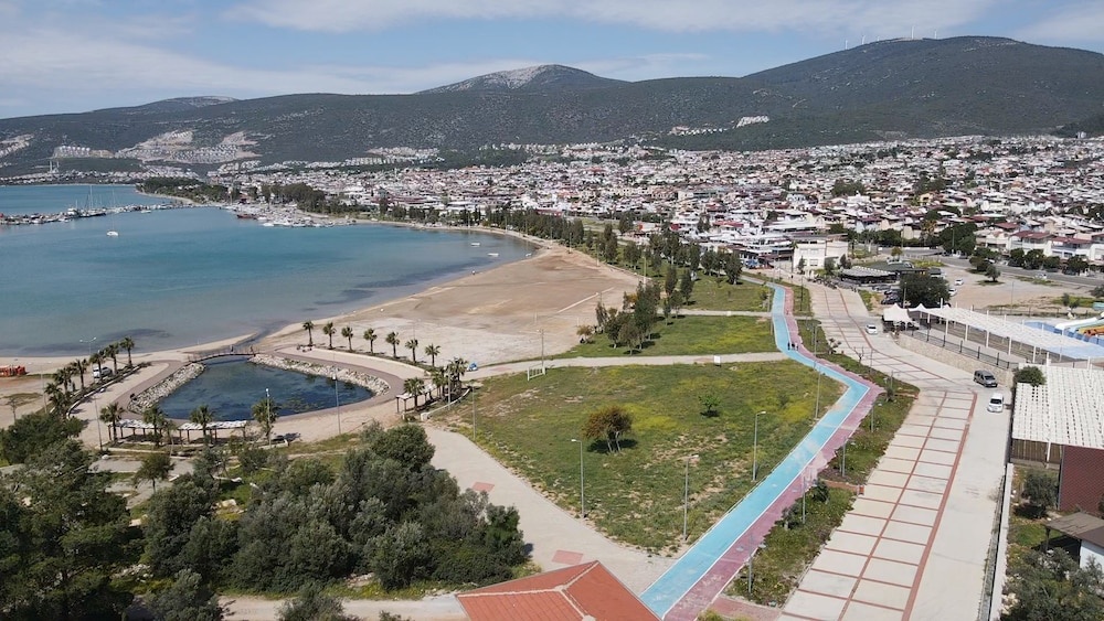 Beach & Waterfront