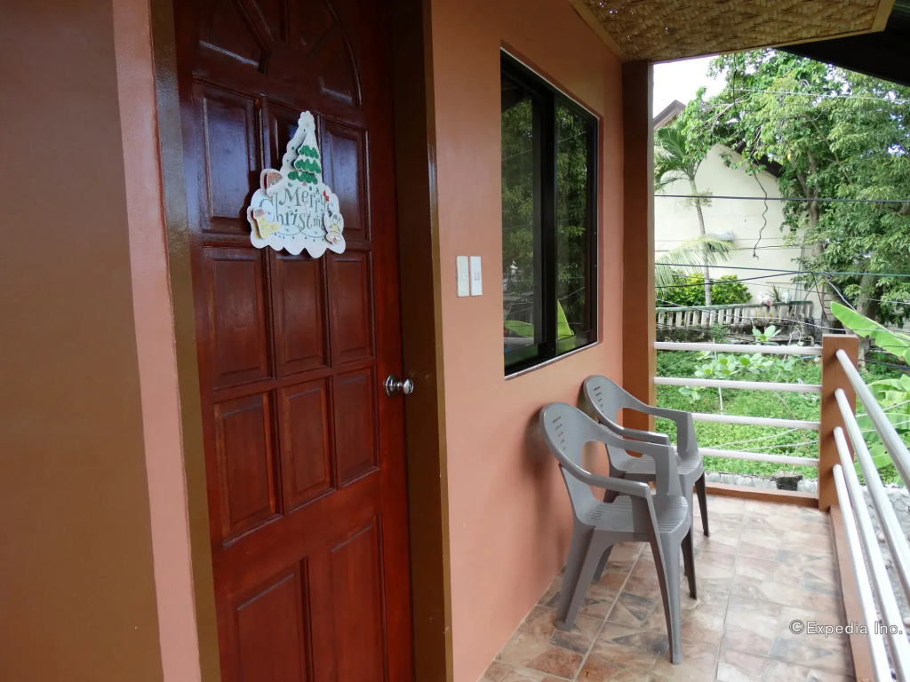 Alona Grove Tourist Inn