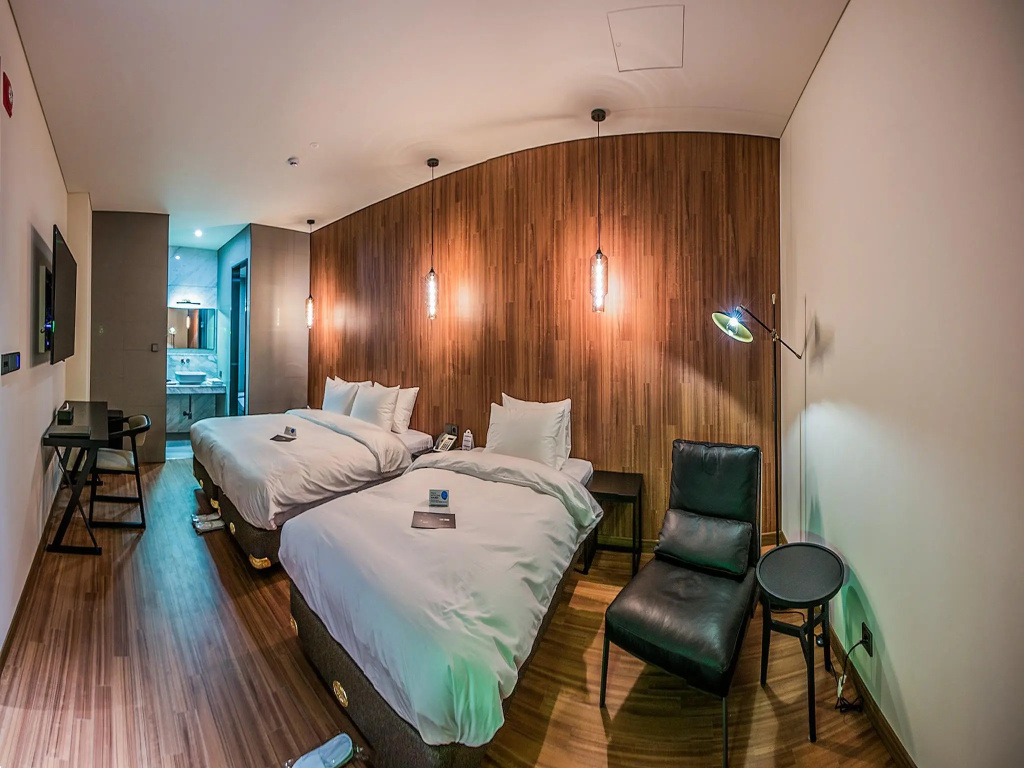 Deluxe Suite