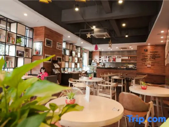 Food & Beverage
