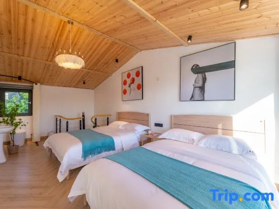 Double Suite with sunset view (twin beds)