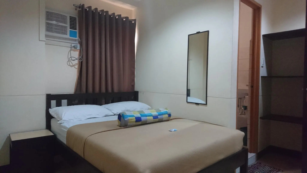 Deluxe Double room (full double bed)